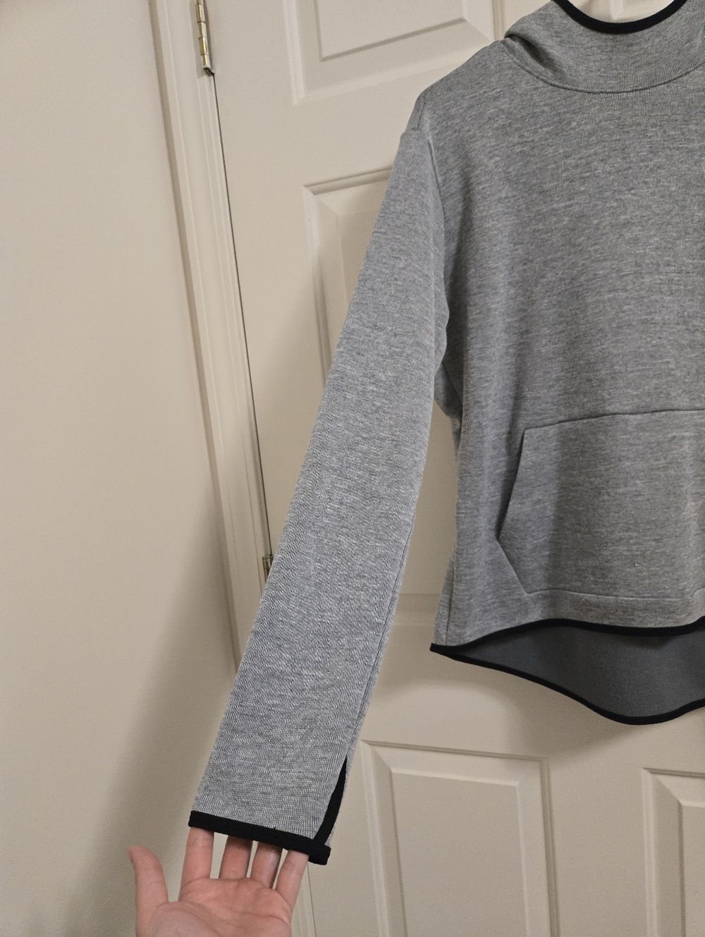 Nike Dri-Fit Womens Therma Hypernatural Gray Hoodie Pullover Size XL - Picture 2 of 8